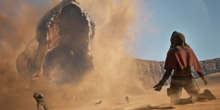 Un gusano de arena emerge del desierto ante un jugador en Dune: Awakening